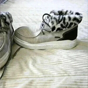 Romika ankle booties. Brown/cream fur lined. Size 39/ US 8.5